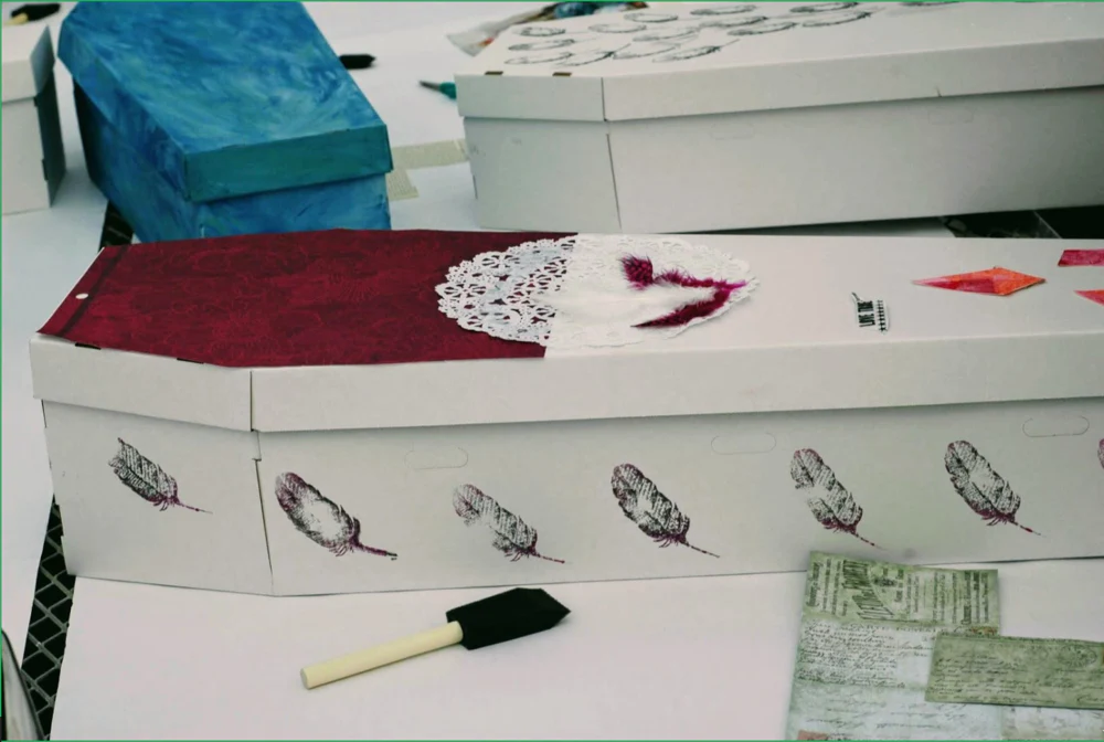 Reducing Funeral Costs with a Cardboard Coffin