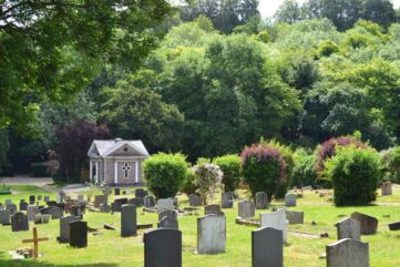 Chesham Bois - a mix of formal and natural burial grounds